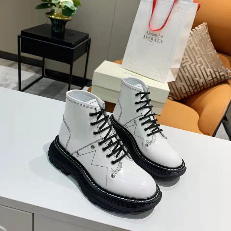 幂幂同款马丁靴女2021新款麦昆厚底增高铆钉机车靴英伦风百搭短靴