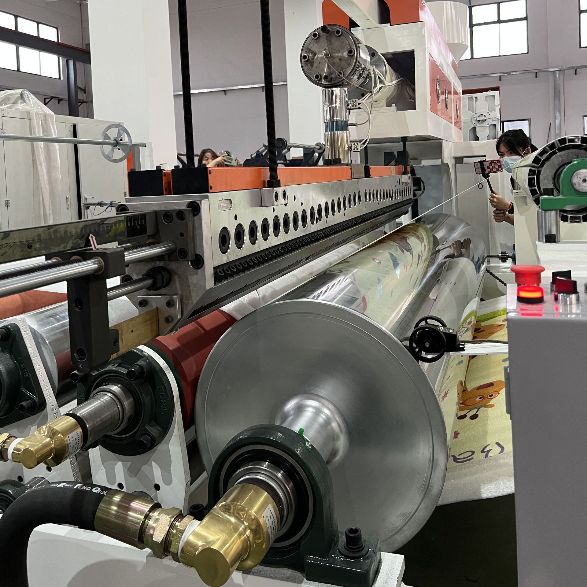 快速淋膜 机爬爬垫淋膜机 编织布淋膜机 铝膜淋膜机 珍珠棉淋漠机