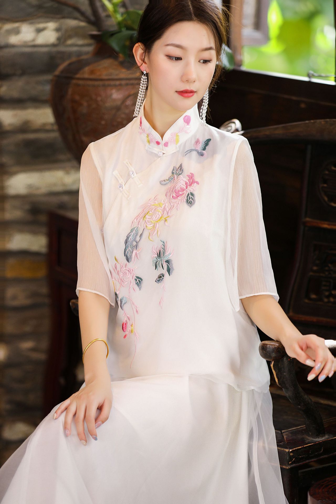 中国风上衣2021夏女装新款清新百搭气质刺绣欧根纱古风短外套