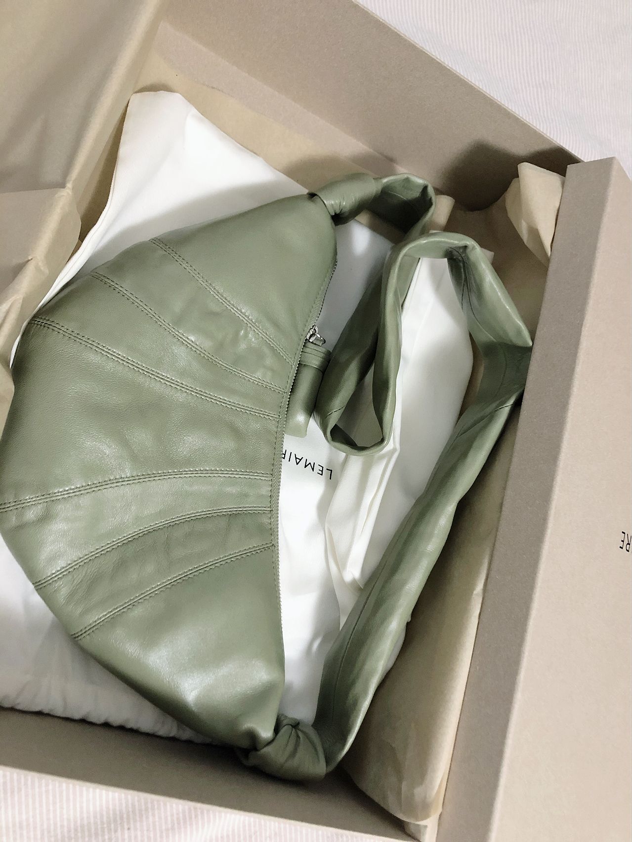 lemaire牛角包软羊皮单肩斜跨饺子包真皮腋下法棍包小众设计胸包