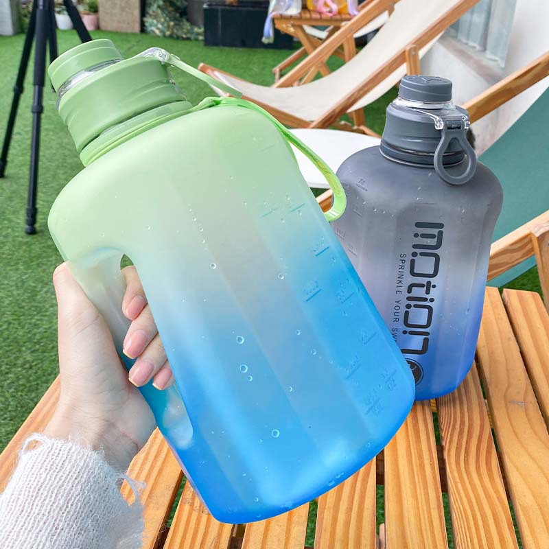 渐变色超大容量水杯户外健身水壶耐热水瓶pc材质网红爆款吨吨桶