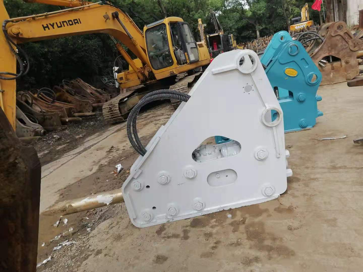 二手日本进口135破碎锤挖掘机炮头整机原装有力稳定20-23吨车适合