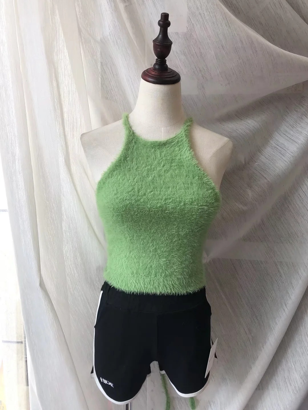 欧美ins新款辣妹性感修身挂脖系带毛绒背心女露背针织吊带背心潮