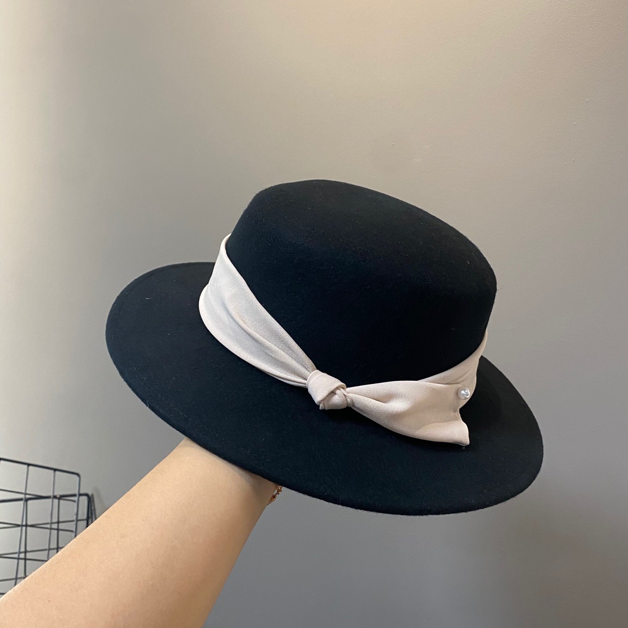 法式新款简约平顶礼帽女秋冬高档英伦复古羊毛帽平沿网红毛呢帽子