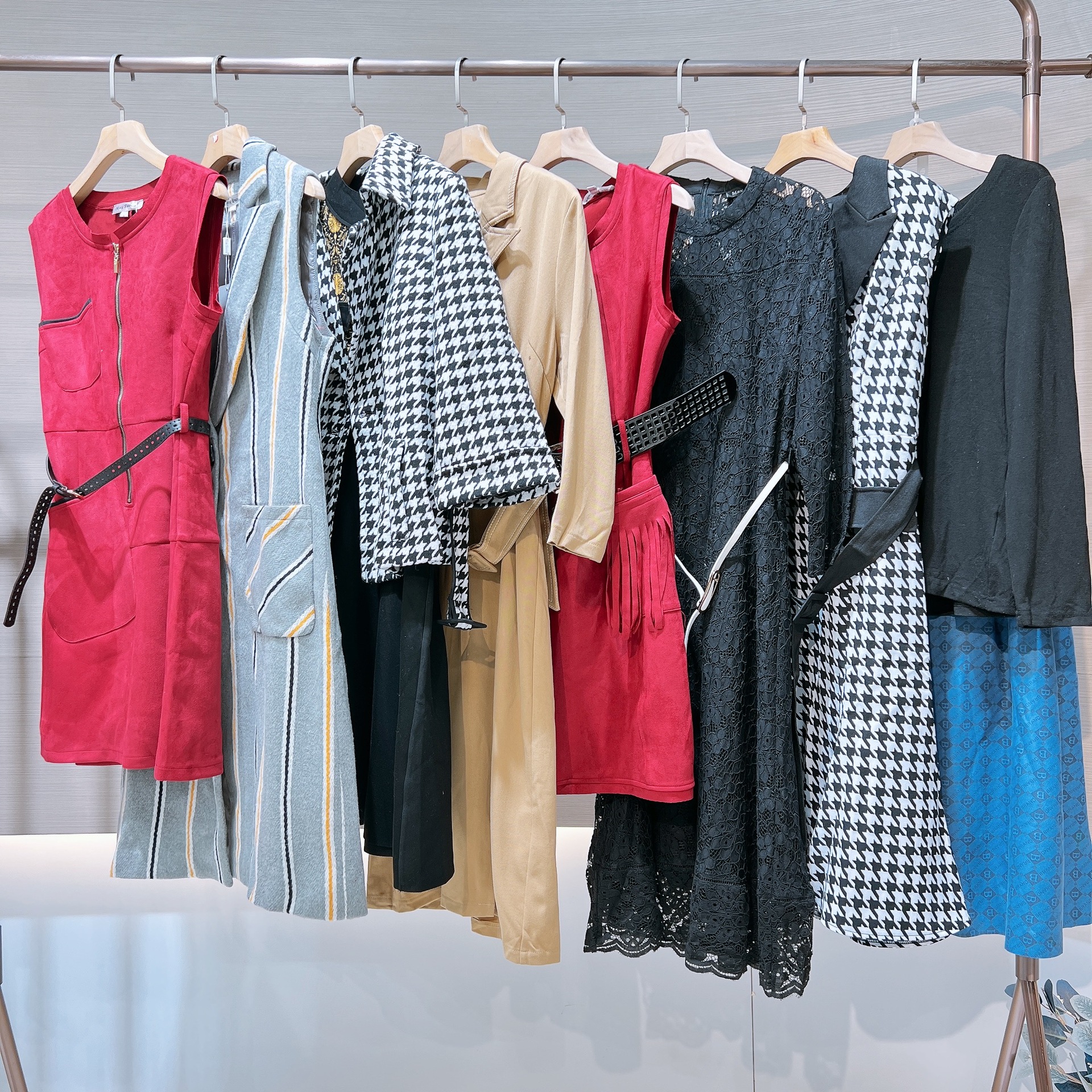 玛珂斯思薇雅撤柜品牌女装衣服批发直播一手货源直播连衣裙进货