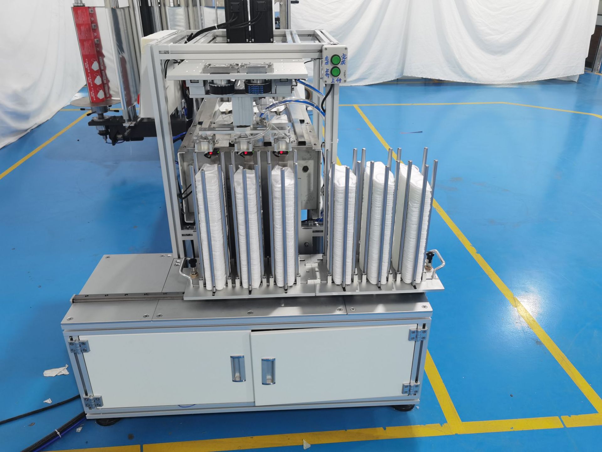 口罩4面包装机 片状产品包装机 kf94鱼型口罩四面封口罩包装机器