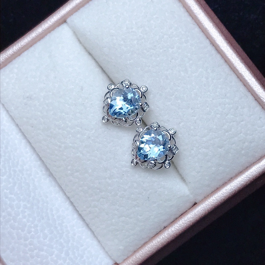 18k金镶嵌海蓝宝耳钉 总重1.44克 主石1.