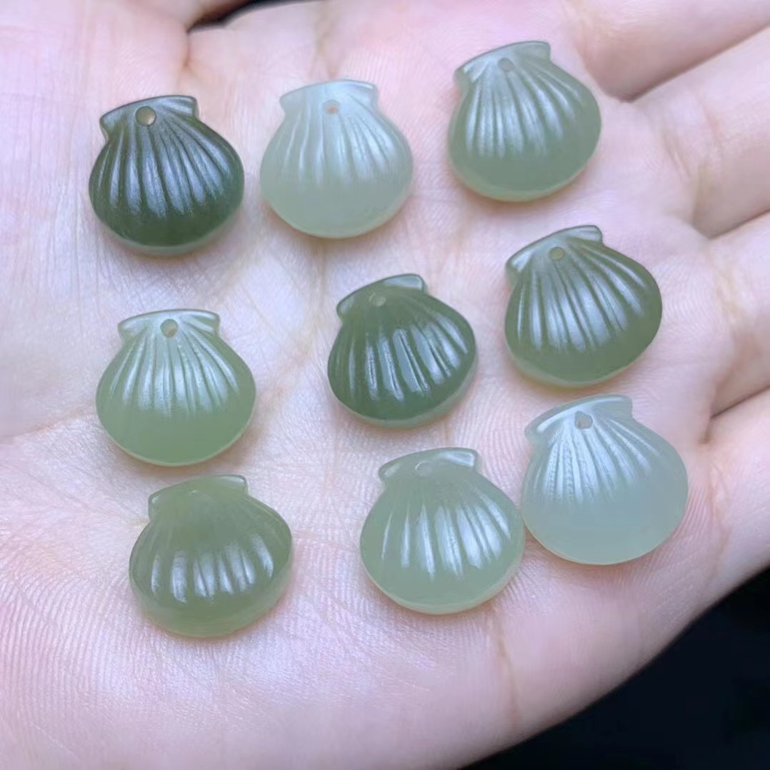 青海料和田玉雕刻贝壳小配饰直通孔 diy饰品 料细温润 工厂批发