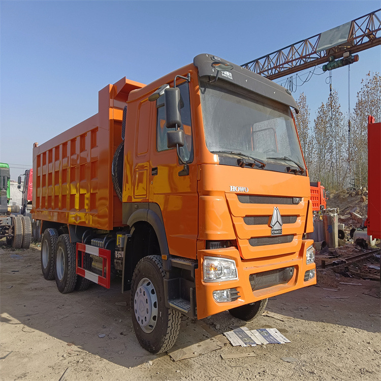 二手豪沃howo翻斗自卸车 出口前四后八轮货车自卸土方工程渣土车