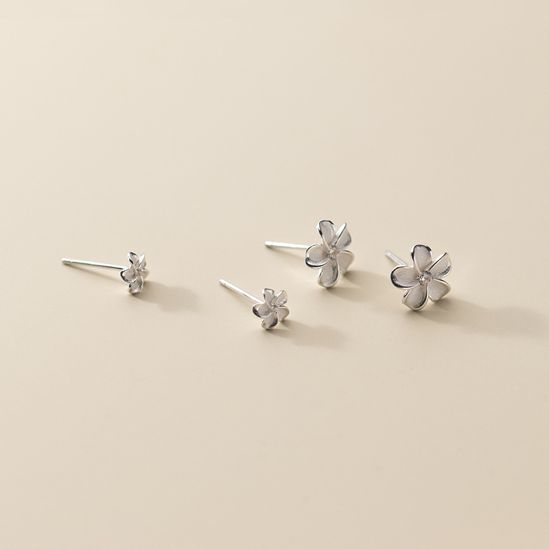 s925银耳钉女森系甜美镶钻梅花耳钉气质花朵耳钉耳环耳饰品e1000