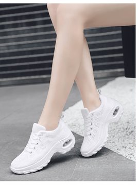 不累脚白色跳舞鞋爵士女运动舞蹈鞋四季健身操鞋软底广场鬼步舞鞋