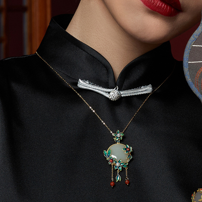 2021国潮珐琅工艺锁骨链南红兰花和田玉项链女复古中国风旗袍饰品
