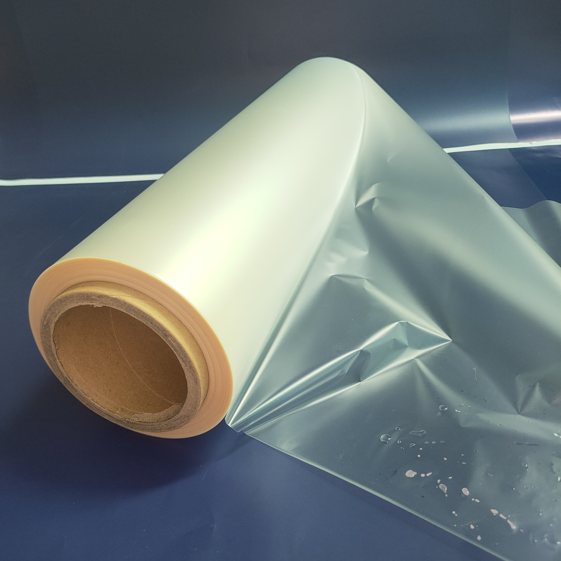 bopp即涂防刮哑膜 防水防刮花 聚丙烯薄膜哑膜光膜预涂膜覆膜机热