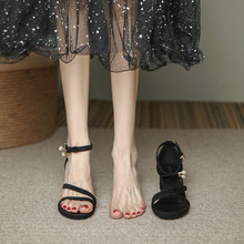 气质珍珠高跟鞋2024夏季小众设计感黑色凉鞋女中跟仙女风粗跟小码