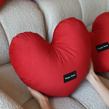 红色爱心抱枕结婚情侣生日礼物柔软客厅沙发床头靠垫婚礼摆件靠枕