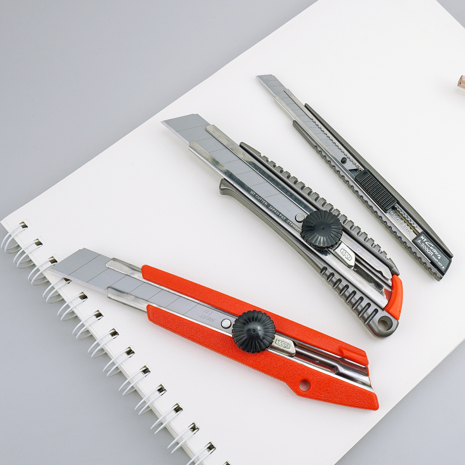 日本进口nta300介刀小号美工刀裁纸皮革装饰橡塑锋利耐用便于携带