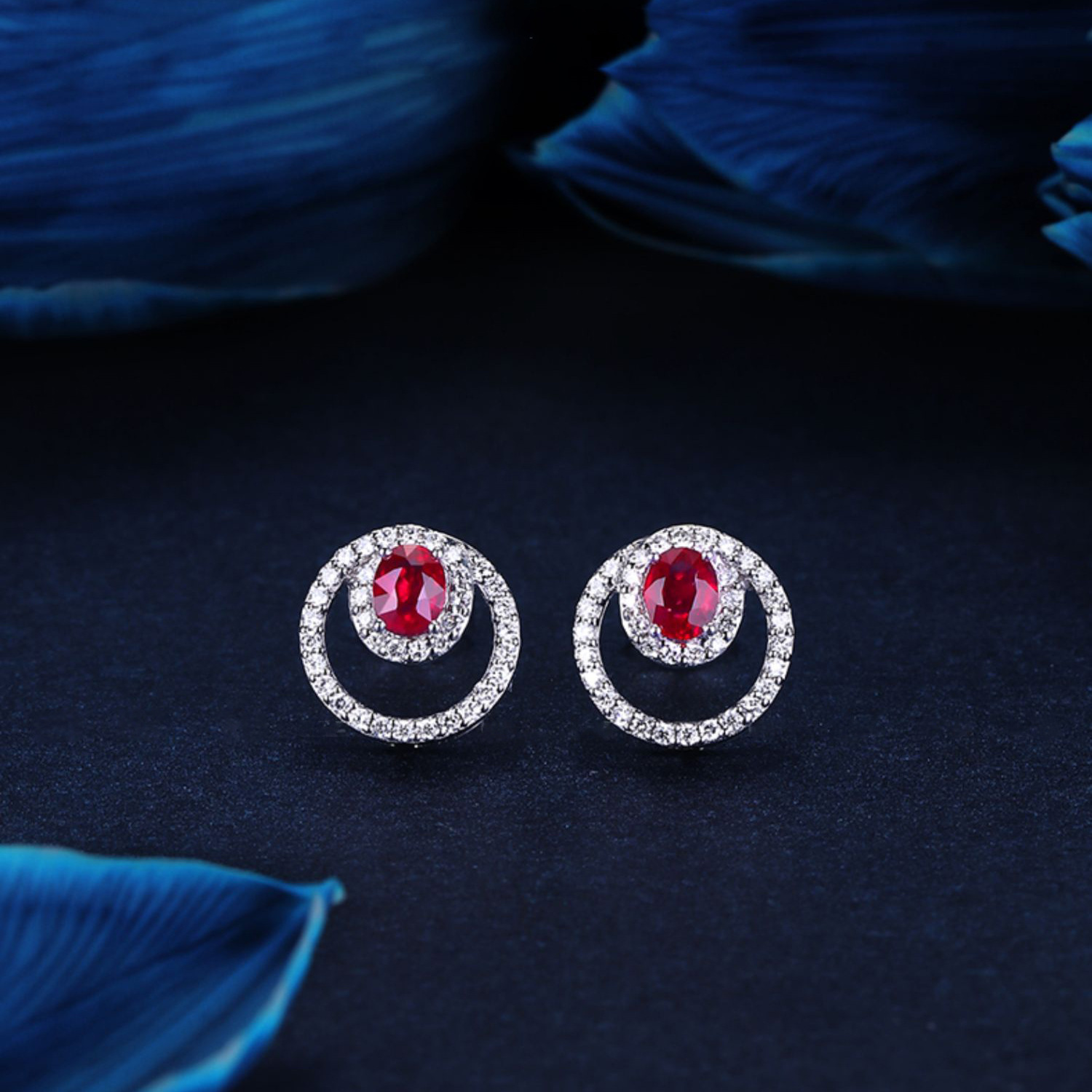 收藏产品现货分销权益登录查看是否享首单包邮或首单立减颜色红钻耳钉