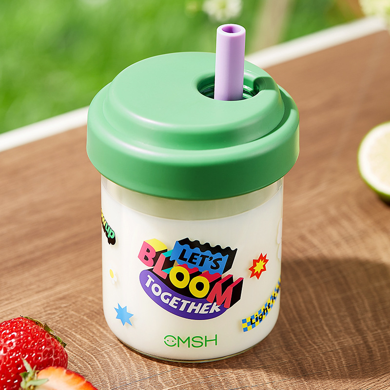 草莓生活卡通玻璃杯女吸管杯带盖学生上学专用便携杯子牛奶杯批发