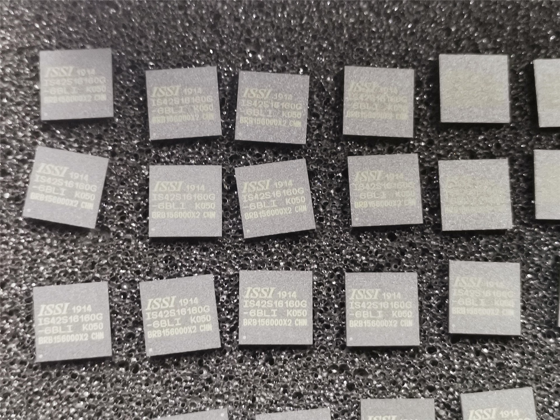 is42s16160g-6bli 存储ic issi 封装-阿里巴巴