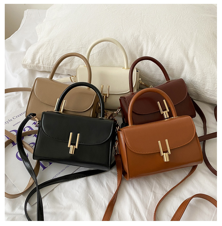 2021 Popular New Fashion Net Red Envelope Small Bag Women's Retro Portable Small Square Bag Western Style One-Shoulder Crossboby Bag