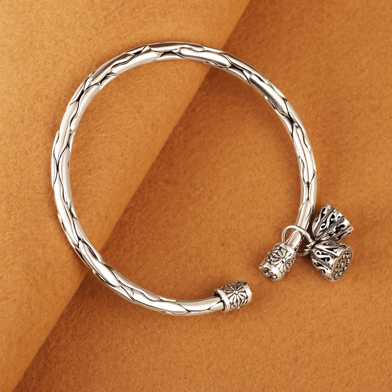 2021年古法两世欢999纯银手镯女 年轻款实心国潮复古莲蓬银银镯子