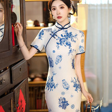 青花瓷改良传统走秀旗袍2024新款年轻款女复古气质平时可穿连衣裙