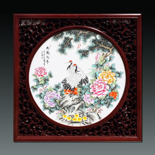 景德镇陶瓷手绘粉彩瓷板画松鹤延年中式客厅挂画玄关装饰画实木框