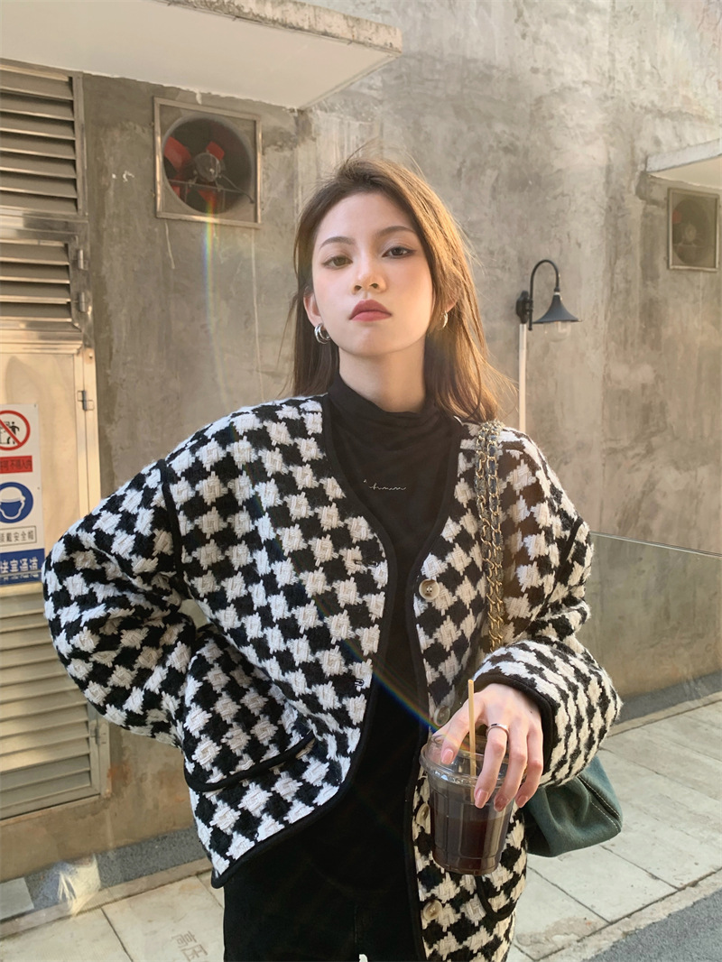 韩风chic黑白棋盘格子外套女秋冬加厚法式小香风v领编织粗纺上衣