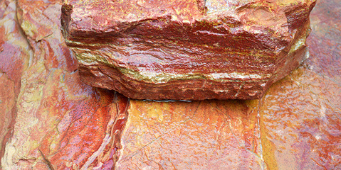 厂家直销发 天然山东泗水富贵红砭石手链 按摩手链10mm