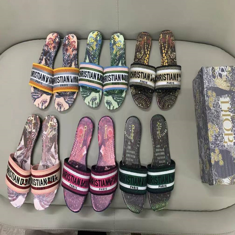 欧美d家90款新款夏季百搭防滑休闲字母刺绣平底凉拖鞋彩色印女鞋