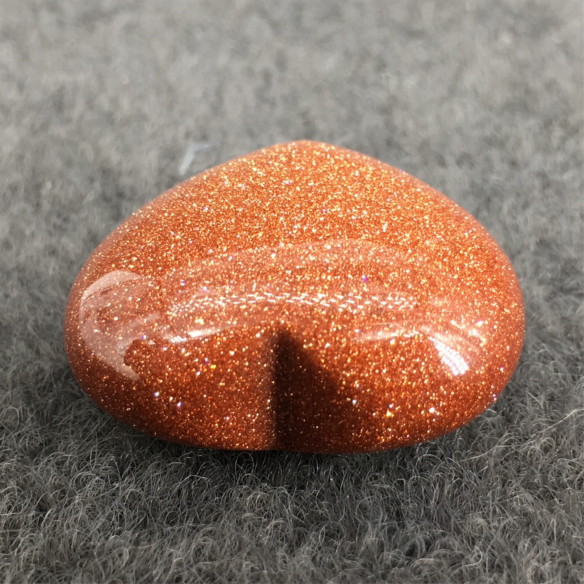 批发天然水晶雕刻3cm金砂石爱心吊坠收藏工艺品礼物