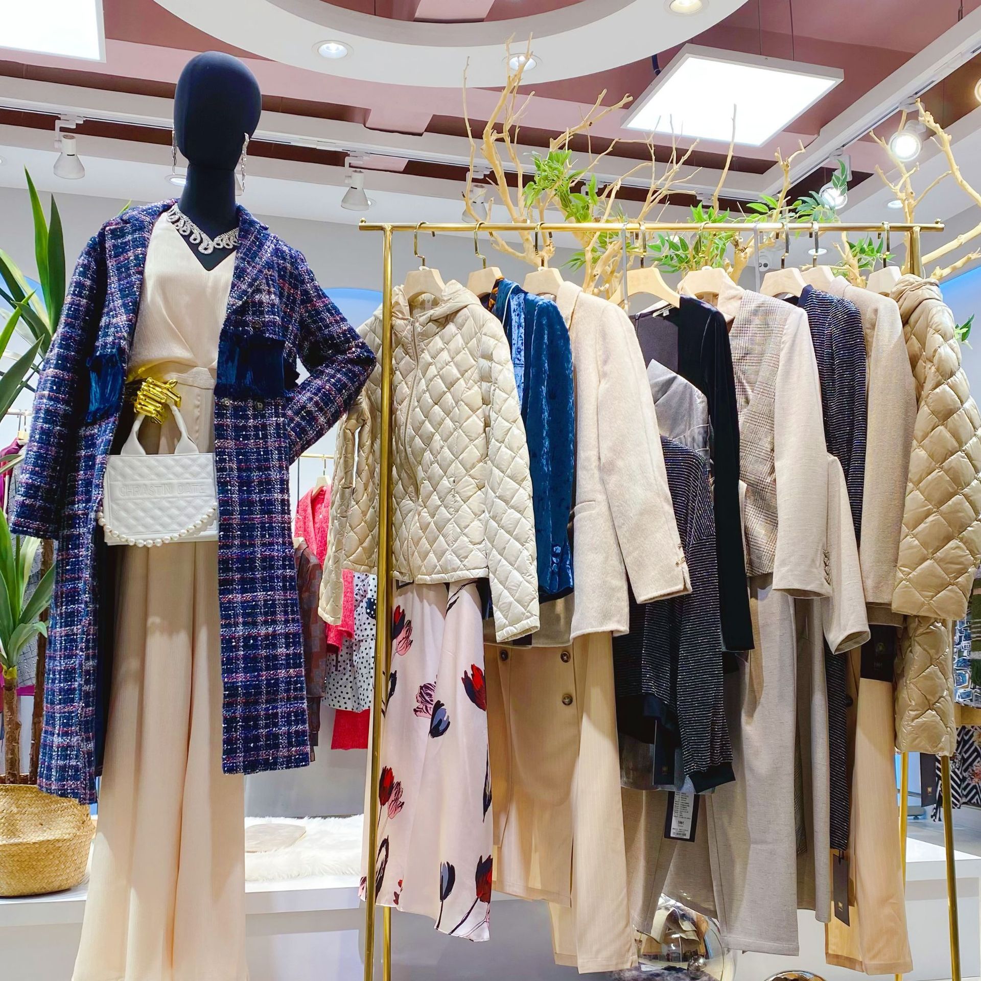 大码高端女装档口新品紫涵品牌地摊女装货源批发乐町剪标服装直播