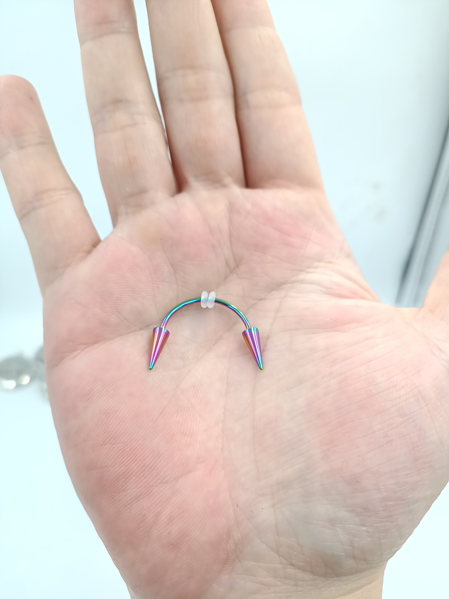 钛钢不锈钢c杆微笑唇虎牙钉 僵尸牙系带钉吸血鬼穿孔饰品现货批发