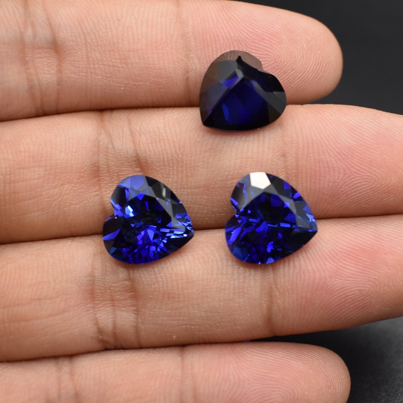 过钻笔皇家蓝宝34#蓝刚玉bluesapphire爱心形蓝宝石裸石批发