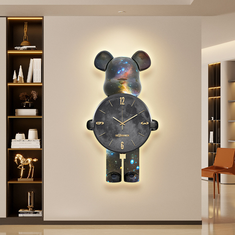 轻奢暴力熊创意客厅钟表挂钟高档大气时钟挂墙高级感玄关装饰壁灯