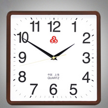 批发555钟上海牌挂钟客厅家用时钟挂墙卧室静音石英钟方钟