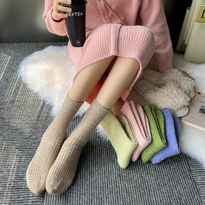 Socks Tube Socks Women‘s Autumn and Winter Candy Color Sweet Thick Cashmere Warm Bunching Socks Double Needle Women‘s Socks Wholesale