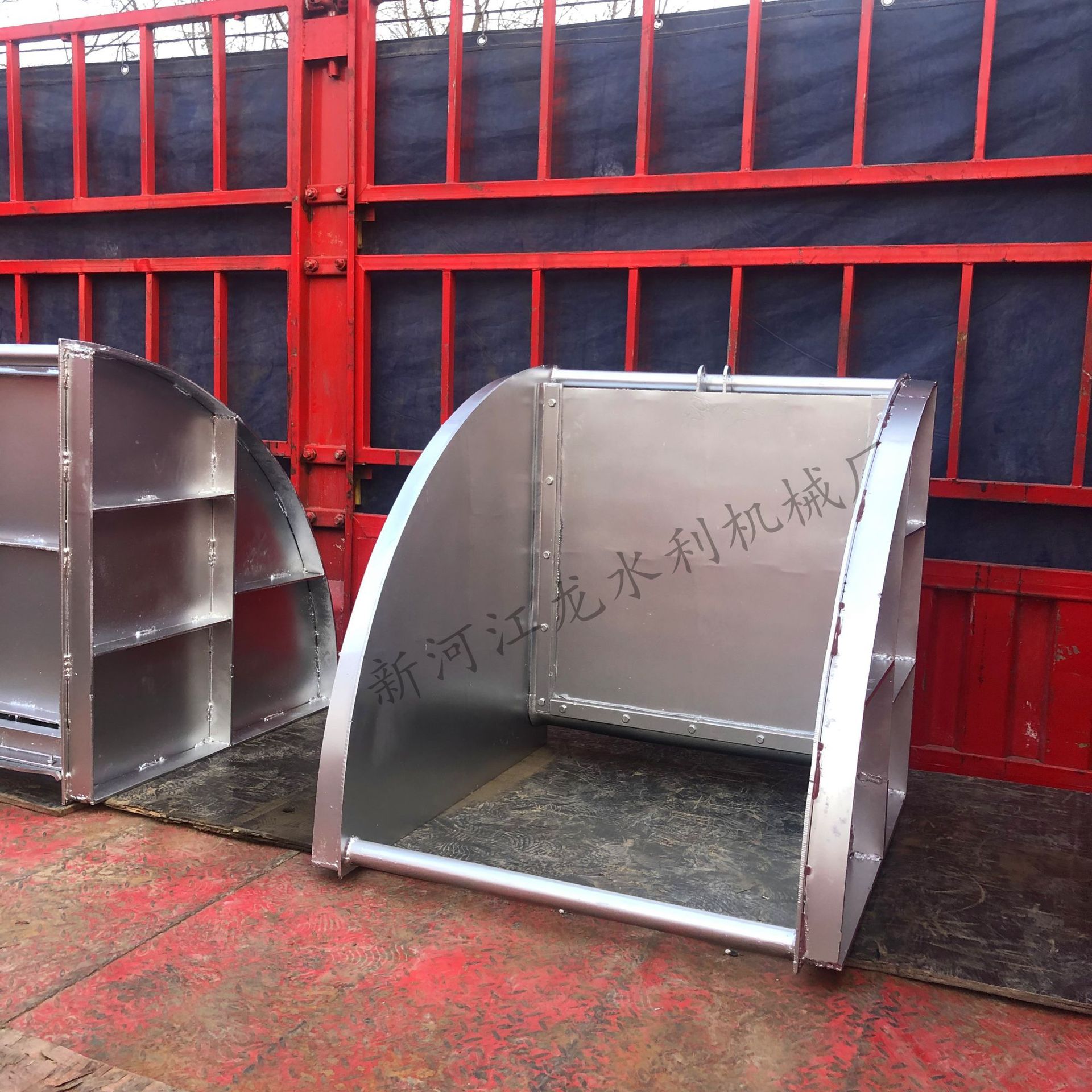 供应可调节旋转堰门 液动旋转堰门 不锈钢下开堰门 截流井旋转堰