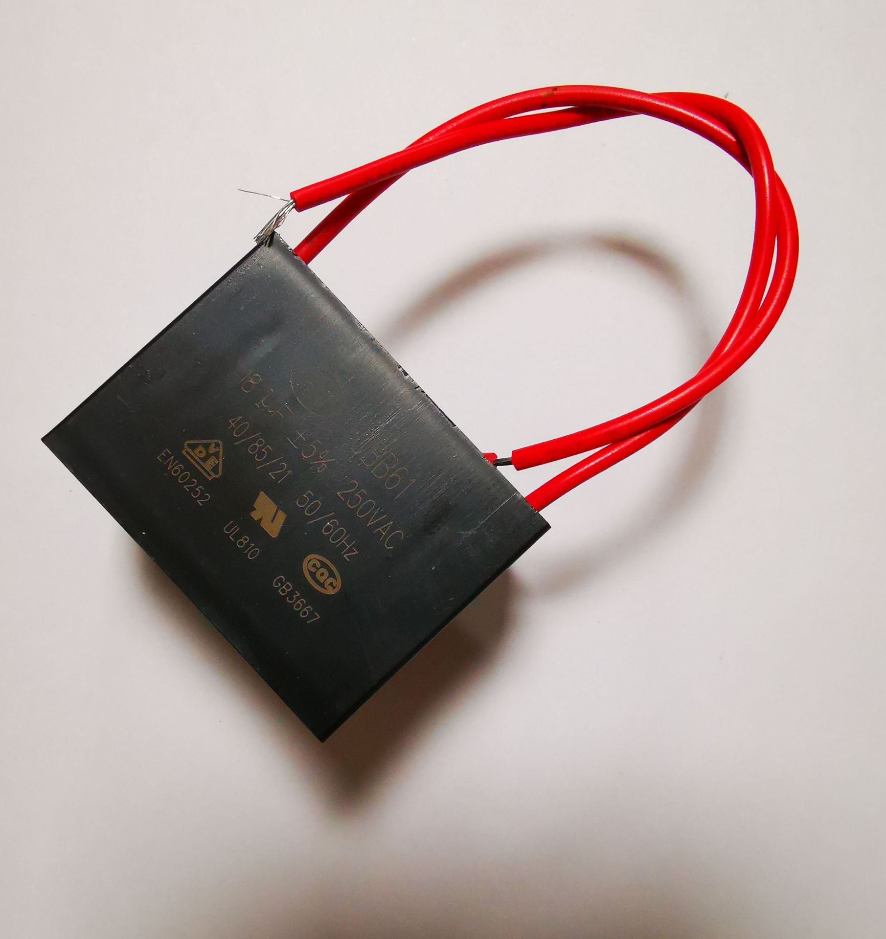 工厂定制cbb61风机马达启动电容风扇脱排油烟机启动电容器