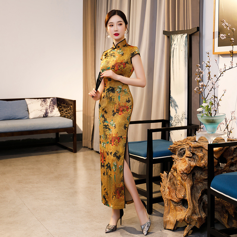 裕唐阁新款实拍修身显瘦宴会走秀丝绒旗袍短袖马蹄袖短款复古旗袍