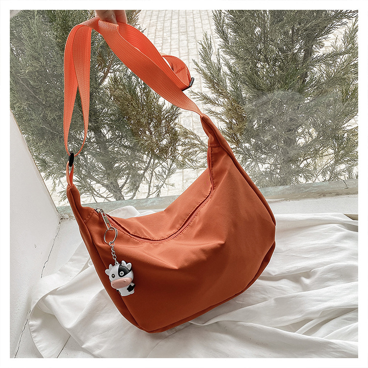 饺子包女斜挎帆布包复古小众设计韩版日系百搭腋下包尼龙单肩布包