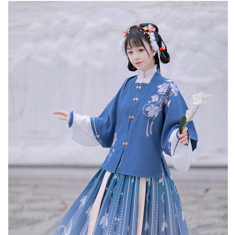 春季明制汉服女成人古装超仙重工刺绣对襟方领加绒短袄齐腰襦裙