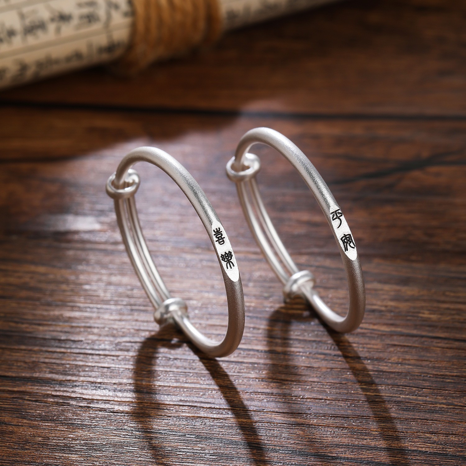 s999足银平安喜乐宝宝手镯 古法推拉童镯 千足银磨砂满月周岁礼物