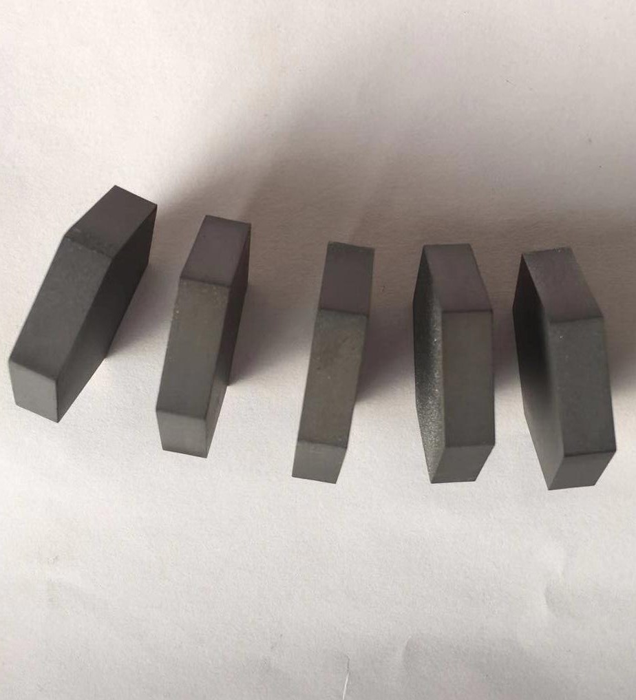 高强度低密度碳化硼板 防 弹碳化硼陶瓷片 50*50六边形-阿里巴巴