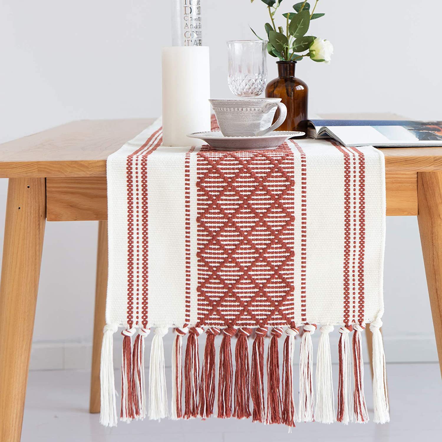 Amazon Hot Sale Bohemian Coarse Linen Cotton Braided Tassel Table Runner Table Towel American Pastoral Strip Coffee Table Cloth