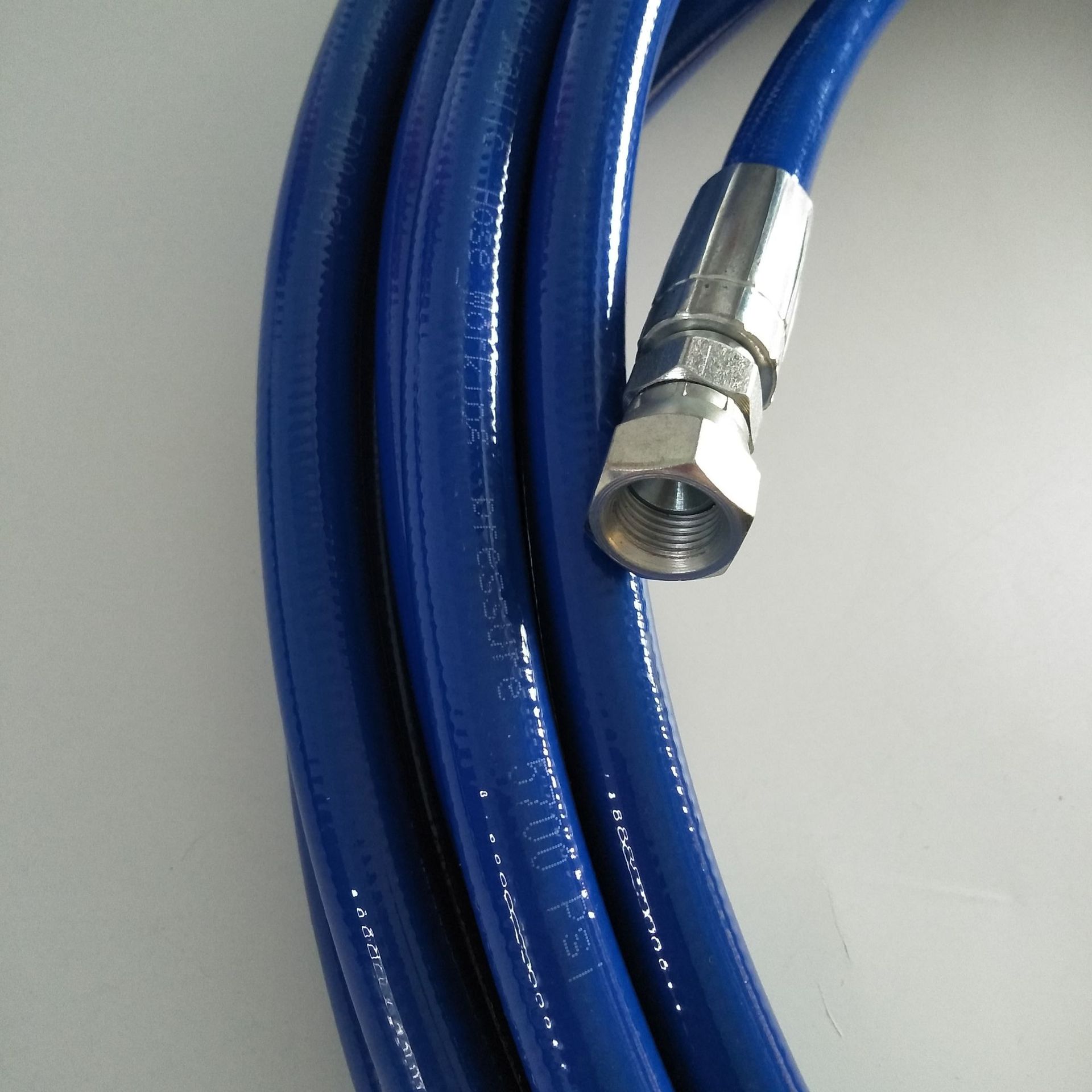 现货8mm聚脲材质加热高压喷涂管无气喷涂机管通用型喷涂机软管