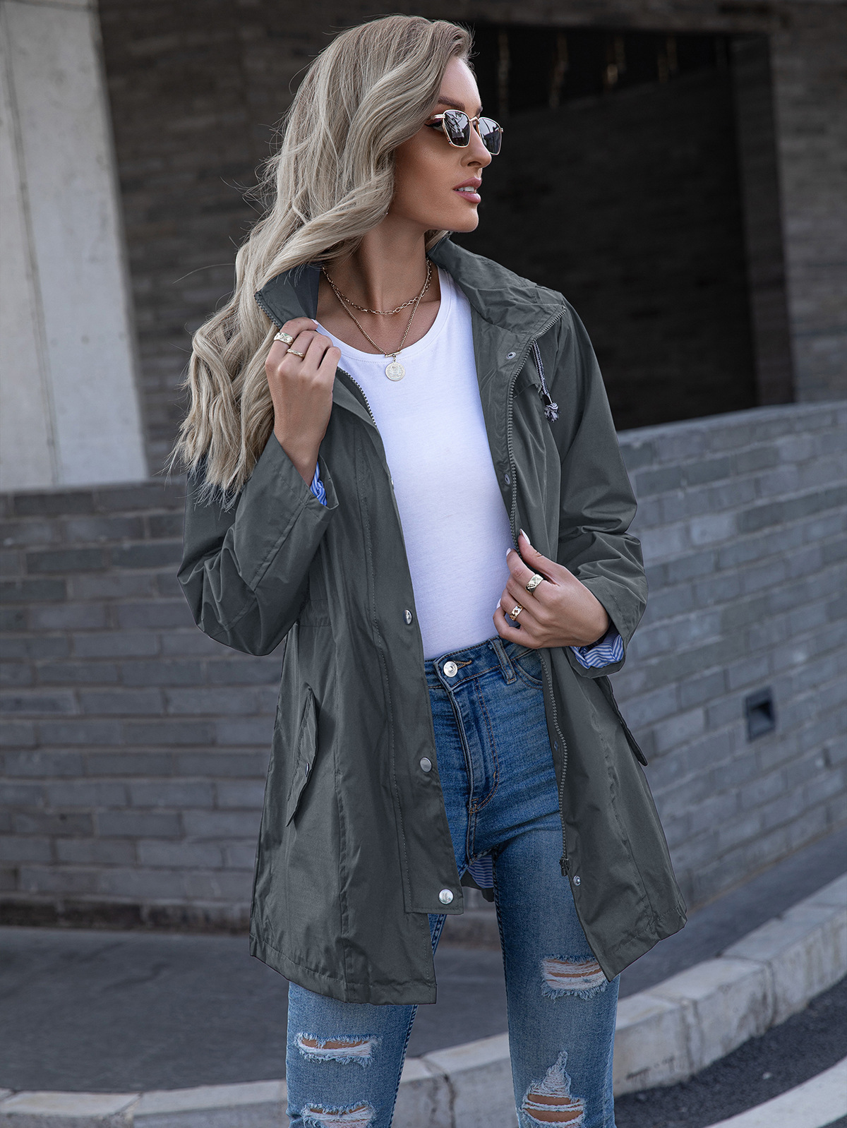 亚马逊连帽防雨拉链雨衣外套女冬中长款女装防雨衣