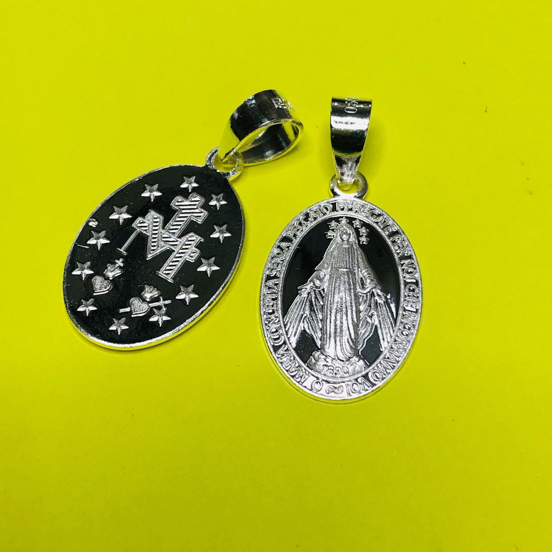 椭圆形圣母显灵圣牌玛利亚吊坠足银圣母吊坠实心立体银饰物