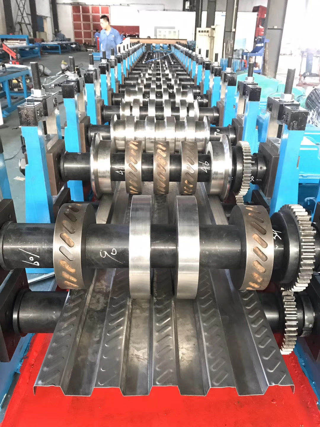 一次成型热镀锌钢跳板辊压设备 c型新型钢跳板 脚踏板生产线