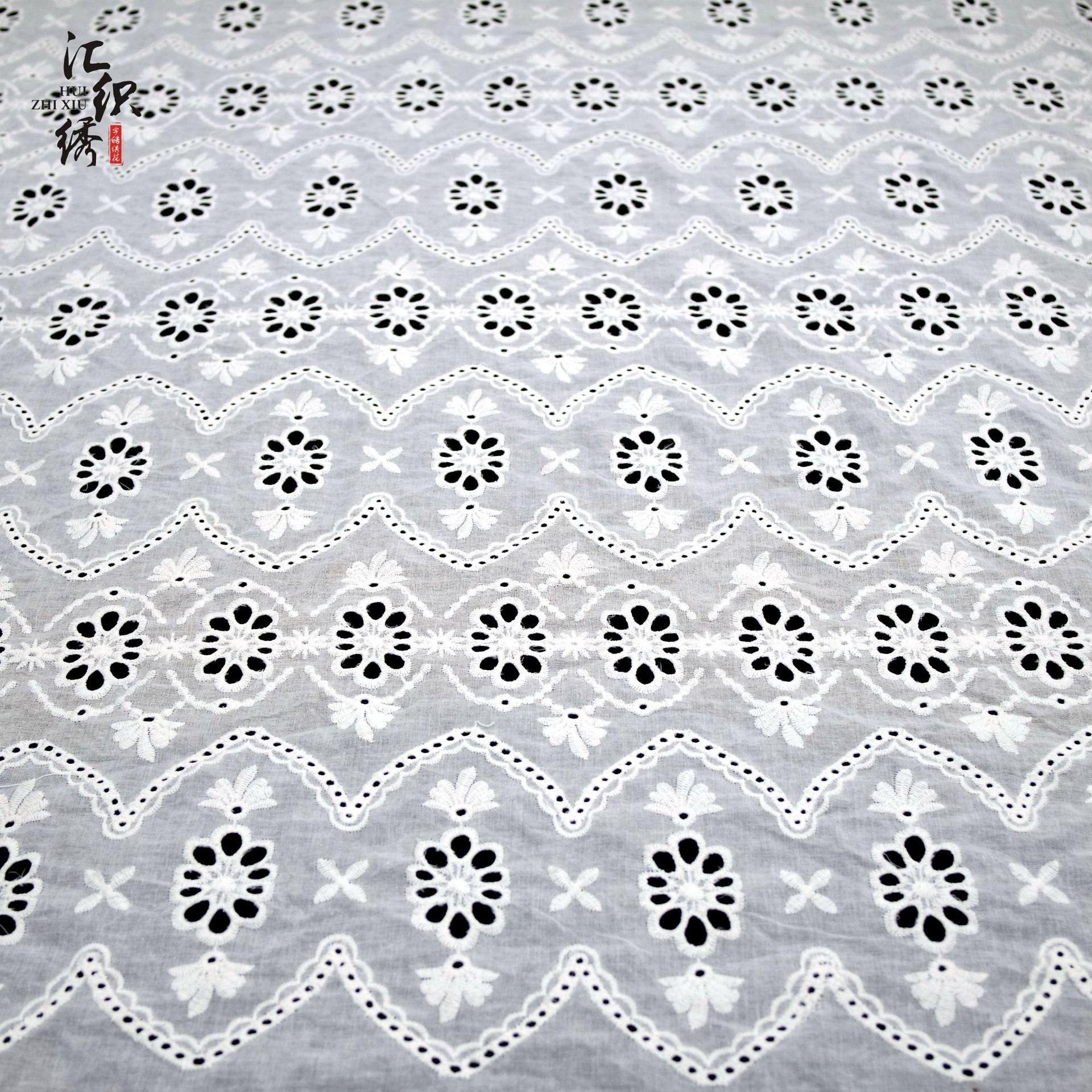 9088梭织棉布雕孔刺绣 棉线绣花大间距镂空面料 时装连衣裙蕾丝布